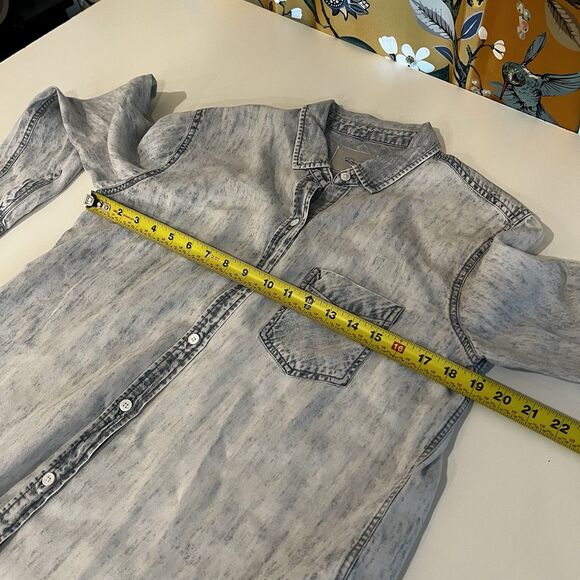Rails Womens Ingrid Raw Hem Button Down Shirt Long Sleeve Chambray Acid Wash M - Picture 8 of 9